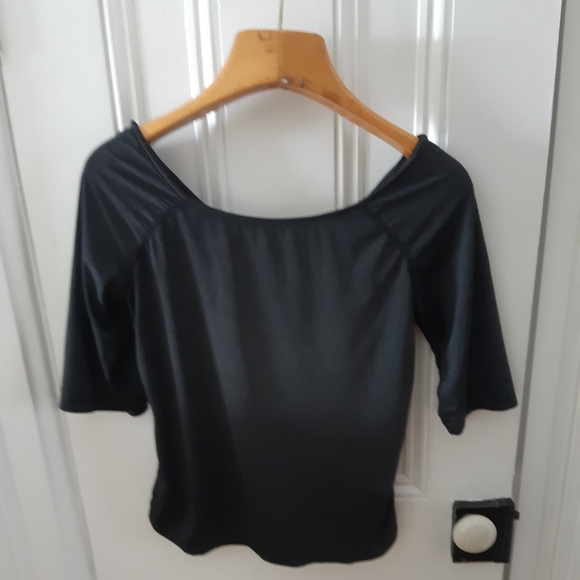 Lululemon 3/4 sleeve top - Picture 2 of 2